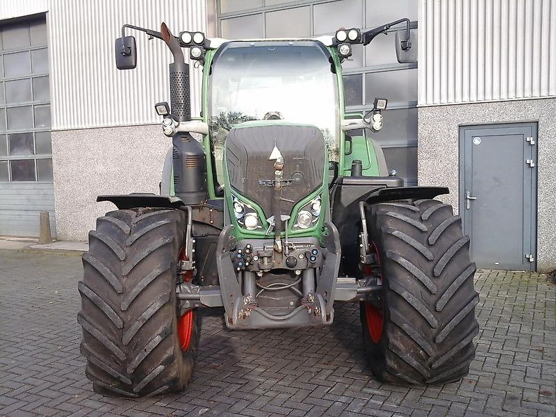 Fendt 720 Vario S4 Profi - Tractor: foto 2 Fendt 720 Vario S4 Profi - Tractor: foto 2