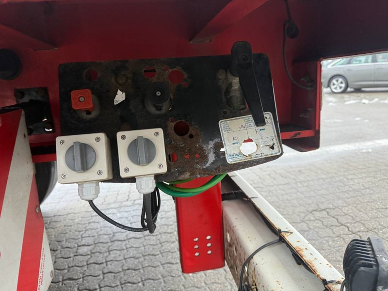 Leasing financiero de KEL-BERG Flatbed / Flachbettauflieger / Ladtrailer leasing KEL-BERG Flatbed / Flachbettauflieger / Ladtrailer: foto 11 Leasing financiero de KEL-BERG Flatbed / Flachbettauflieger / Ladtrailer leasing KEL-BERG Flatbed / Flachbettauflieger / Ladtrailer: foto 11