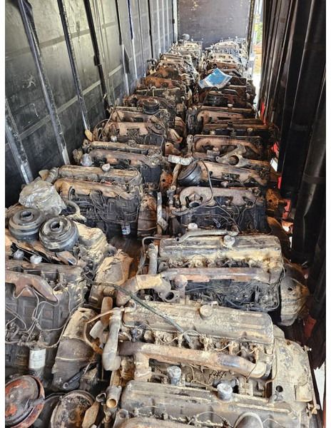 Bedford 44x BEDFORD engine Bedford Motoren met Gearbox – 44 Stuks – Diesel – Industriële Units - Motor: foto 3 Bedford 44x BEDFORD engine Bedford Motoren met Gearbox – 44 Stuks – Diesel – Industriële Units - Motor: foto 3