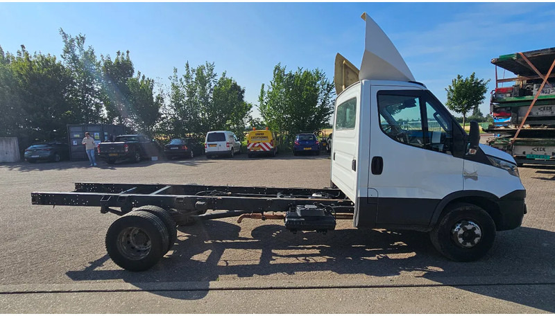 Iveco Daily IS70CI2BA - Chasis camión: foto 4 Iveco Daily IS70CI2BA - Chasis camión: foto 4