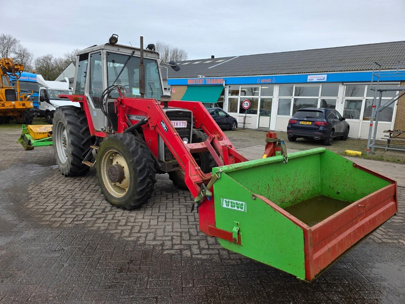 Massey Ferguson MF690-4WD - Tractor: foto 3 Massey Ferguson MF690-4WD - Tractor: foto 3