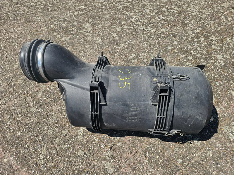 Mercedes-Benz Luchtfilterhuis - A0180949902 - Sistema de admisión de aire para Camión: foto 2 Mercedes-Benz Luchtfilterhuis - A0180949902 - Sistema de admisión de aire para Camión: foto 2