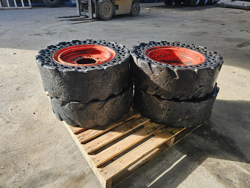 Michelin 30x10-16 - Neumático para Camión: foto 3 Michelin 30x10-16 - Neumático para Camión: foto 3
