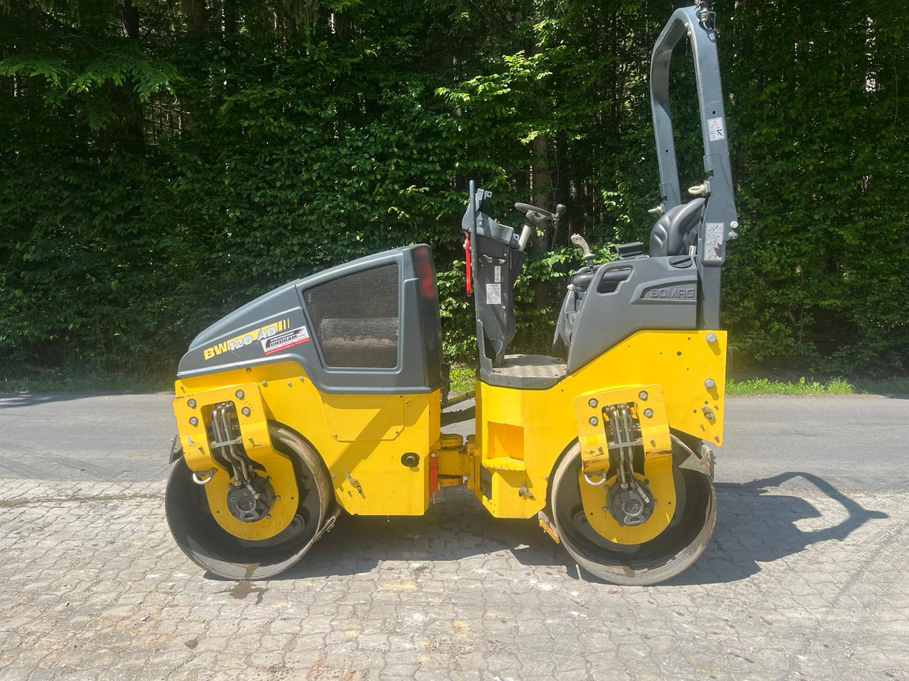 BOMAG BW 120 AD-5 - Mini compactadora: foto 1 BOMAG BW 120 AD-5 - Mini compactadora: foto 1