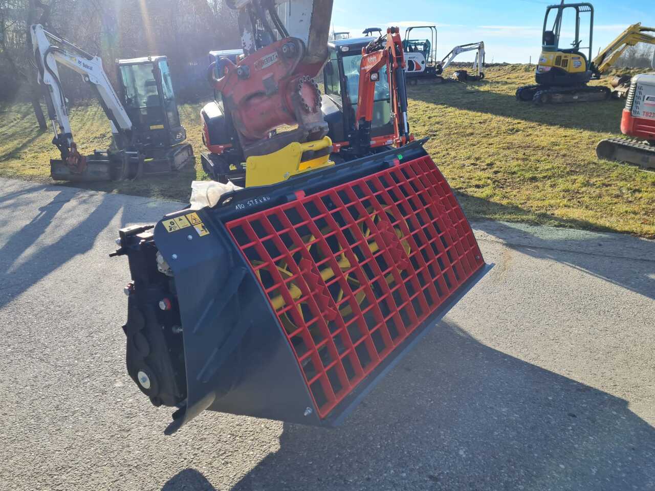 Concrete mixing bucket 180 cm for Excavator - Cazo para Excavadora de cadenas: foto 2 Concrete mixing bucket 180 cm for Excavator - Cazo para Excavadora de cadenas: foto 2