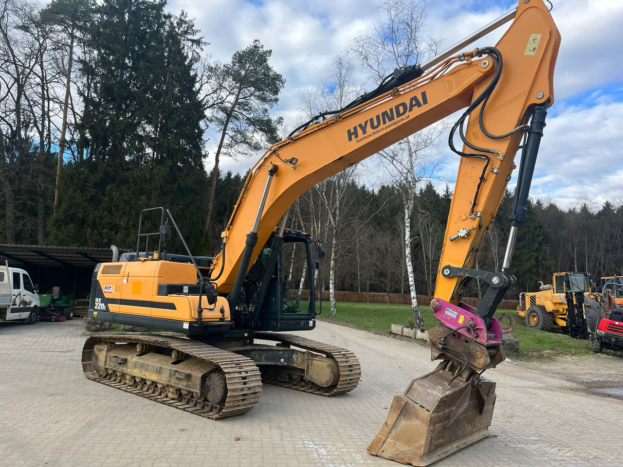 HYUNDAI HX 220 L - Excavadora de cadenas: foto 3 HYUNDAI HX 220 L - Excavadora de cadenas: foto 3