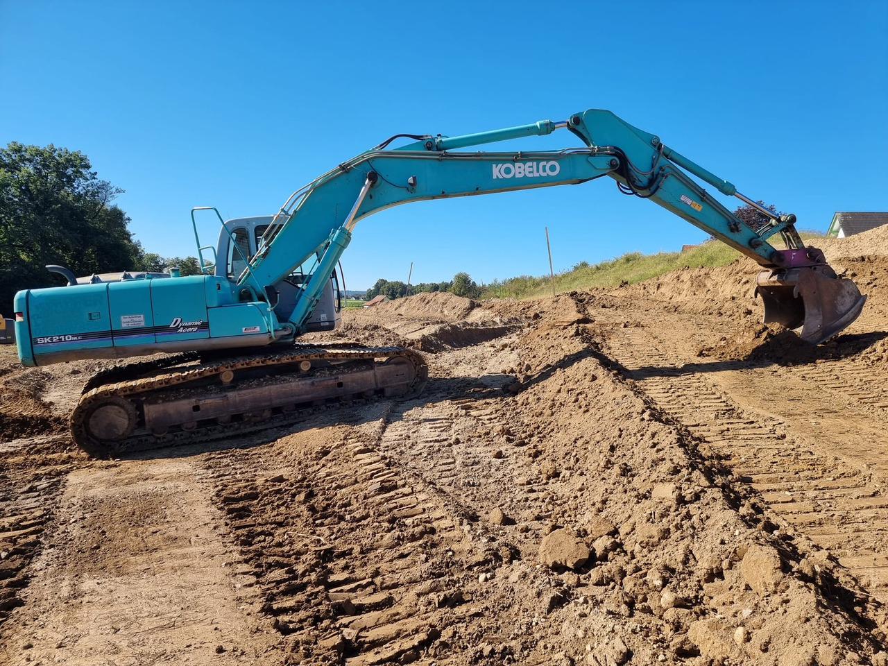 KOBELCO SK 210 NLC-6E - Excavadora de cadenas: foto 2 KOBELCO SK 210 NLC-6E - Excavadora de cadenas: foto 2