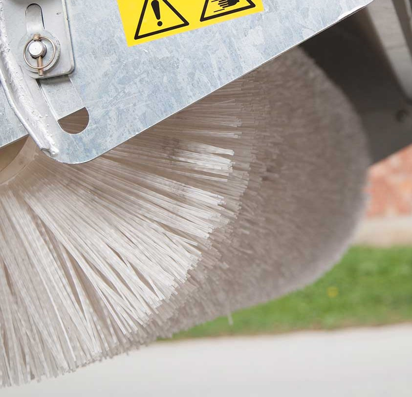 Sweeper type Typ 600 - Barredora cucharón para Tractor forestal: foto 4 Sweeper type Typ 600 - Barredora cucharón para Tractor forestal: foto 4