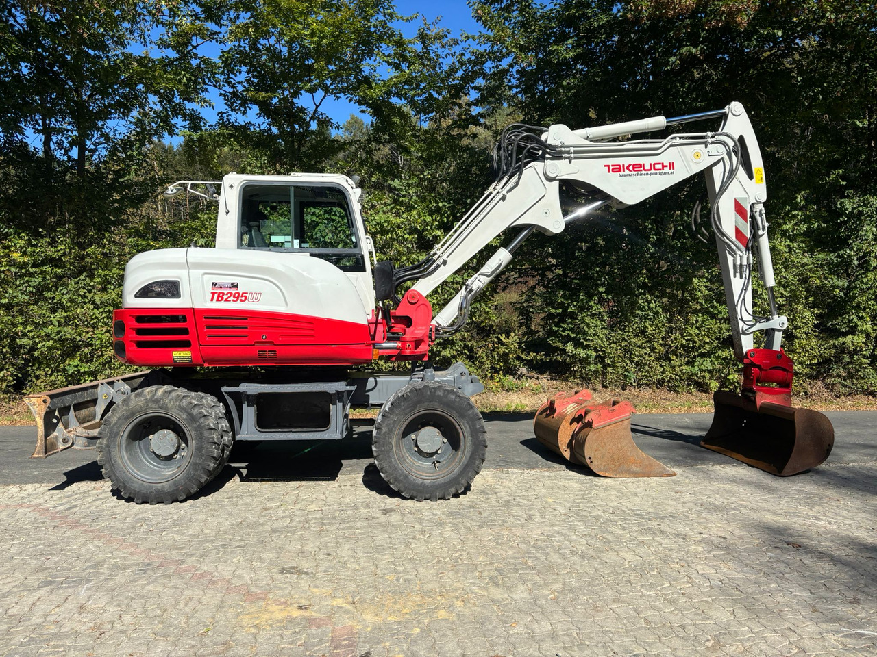 TAKEUCHI TB 295 W - Excavadora de ruedas: foto 2 TAKEUCHI TB 295 W - Excavadora de ruedas: foto 2