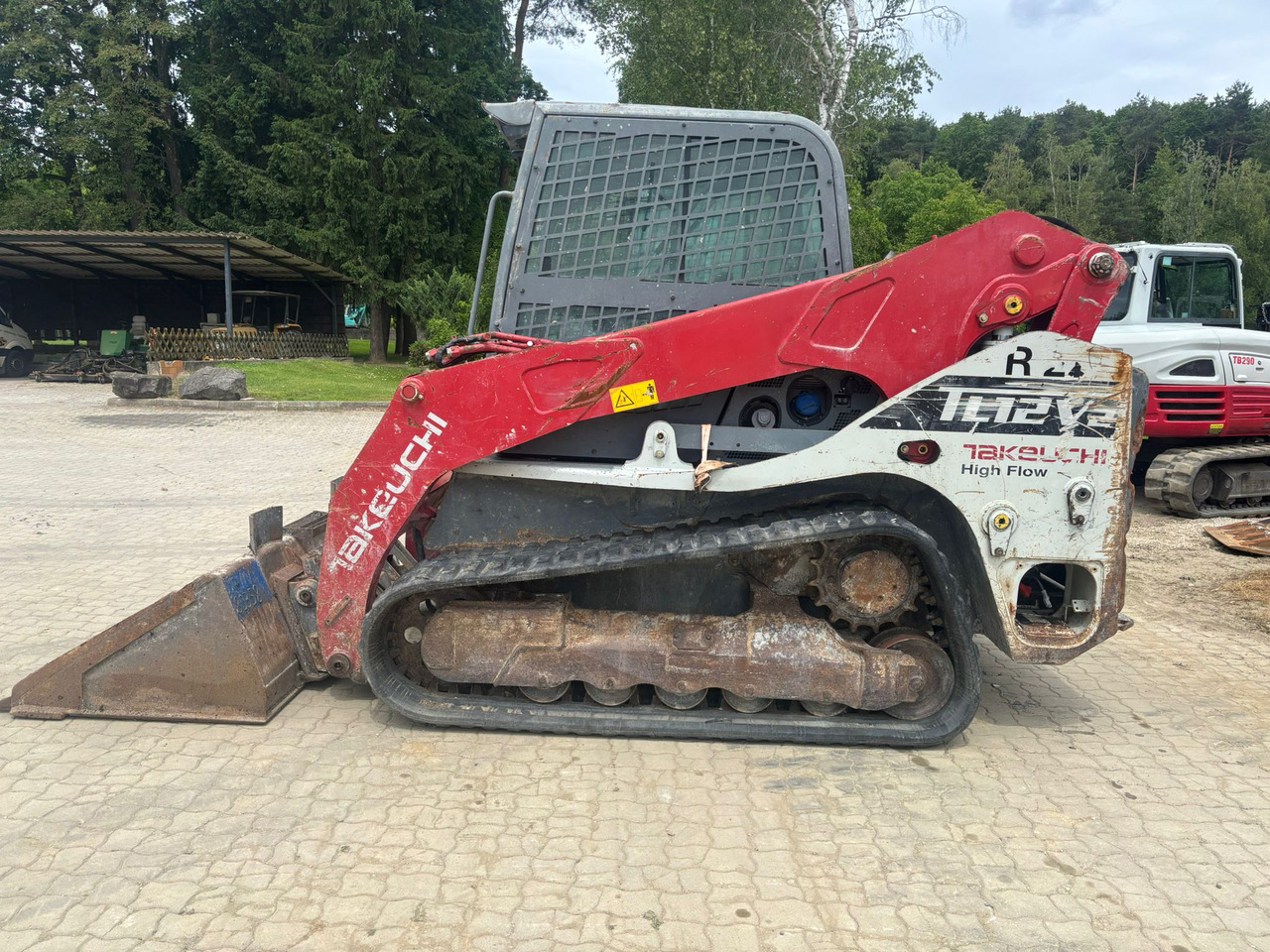 Takeuchi TL 12 V-2 - Engine defektive - Minicargadora: foto 1 Takeuchi TL 12 V-2 - Engine defektive - Minicargadora: foto 1