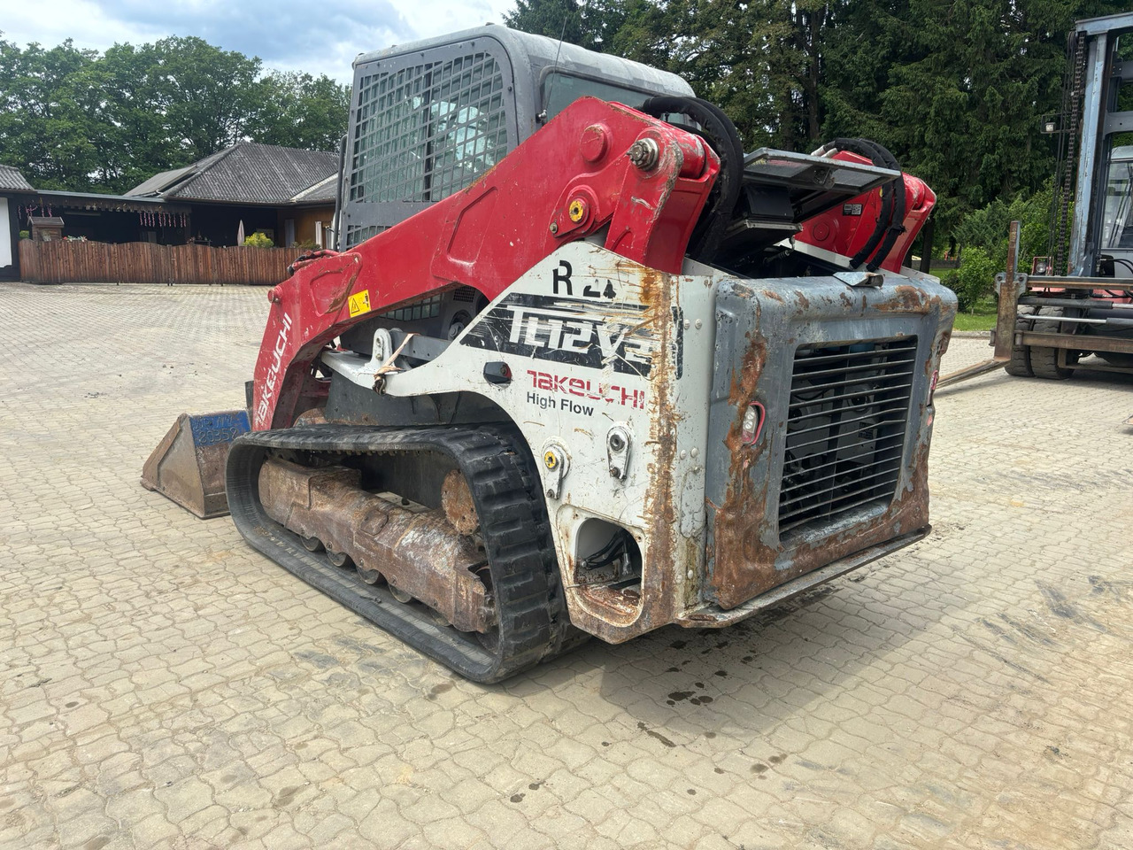 Takeuchi TL 12 V-2 - Engine defektive - Minicargadora: foto 5 Takeuchi TL 12 V-2 - Engine defektive - Minicargadora: foto 5