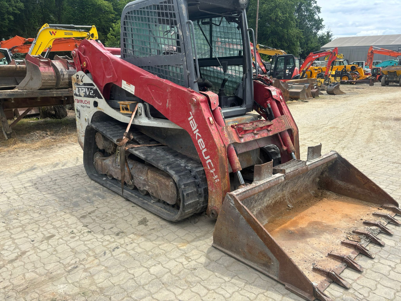 Takeuchi TL 12 V-2 - Engine defektive - Minicargadora: foto 4 Takeuchi TL 12 V-2 - Engine defektive - Minicargadora: foto 4