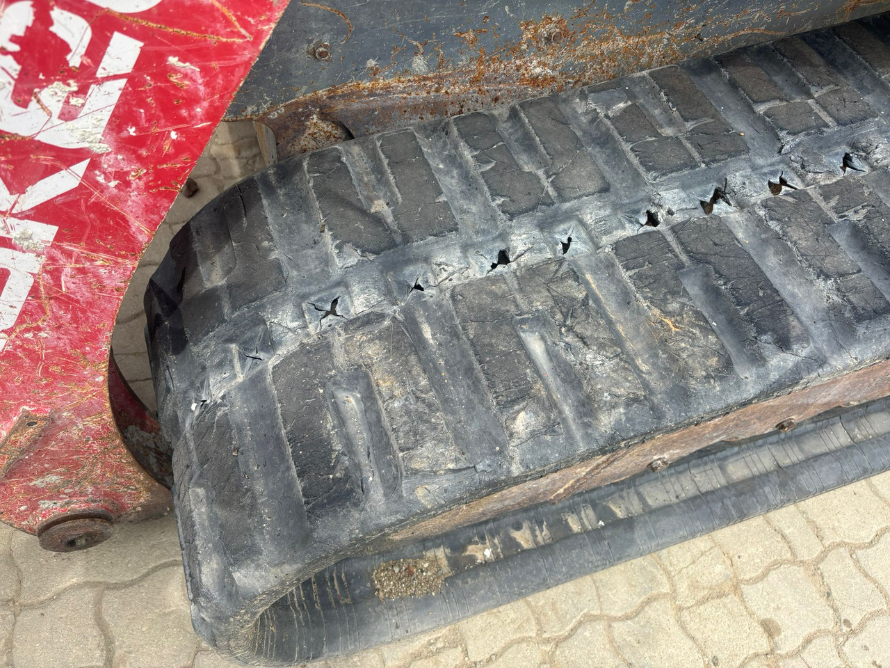 Minicargadora Takeuchi TL 12 V-2 - Engine defektive: foto 7 Minicargadora Takeuchi TL 12 V-2 - Engine defektive: foto 7