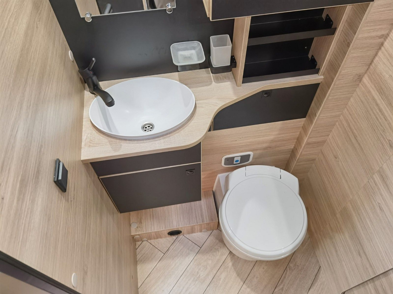 Autocaravana perfilada Chausson 630 TITANIUM / - 2026 - / EINZEL. - HUBBETTEN: foto 24 Autocaravana perfilada Chausson 630 TITANIUM / - 2026 - / EINZEL. - HUBBETTEN: foto 24