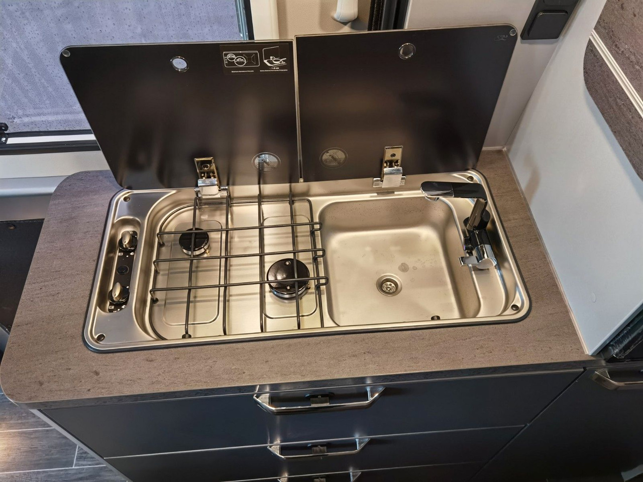 Leasing financiero de  Weinsberg CARABUS 630 ME-EDITION FIRE /-2026-/EINZELBETTEN leasing Weinsberg CARABUS 630 ME-EDITION FIRE /-2026-/EINZELBETTEN: foto 18