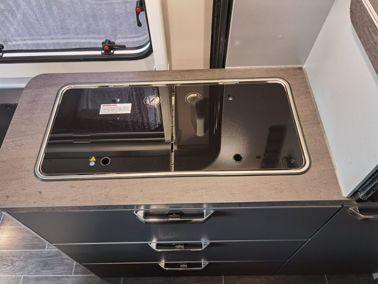 Leasing financiero de  Weinsberg CARABUS 630 ME-EDITION FIRE /-2026-/EINZELBETTEN leasing Weinsberg CARABUS 630 ME-EDITION FIRE /-2026-/EINZELBETTEN: foto 17