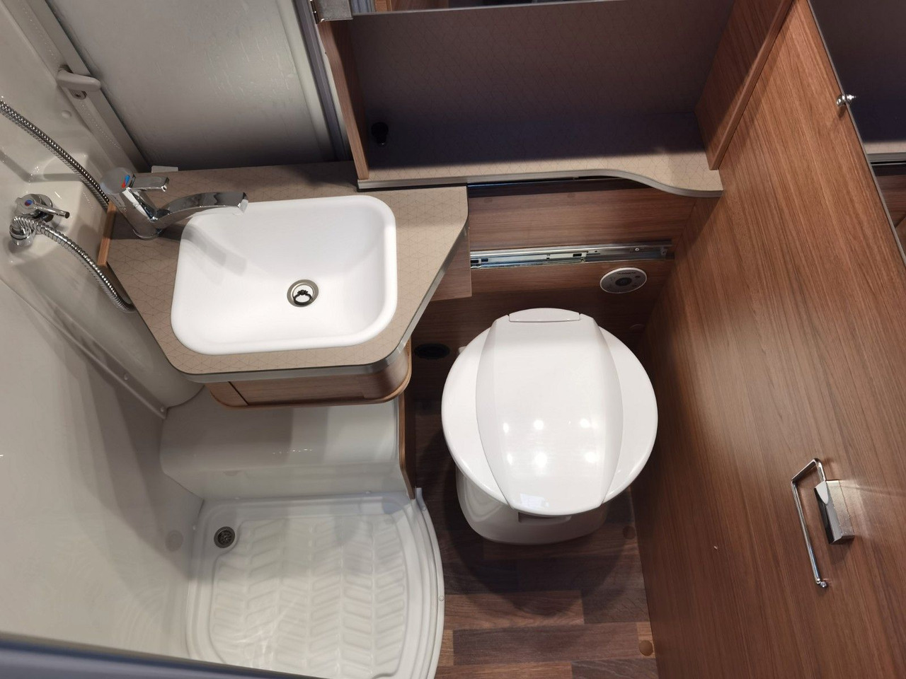 Autocaravana perfilada Weinsberg CARACOMPACT 600 MEG PEPPER / 8G. - AUTOMATIK: foto 22 Autocaravana perfilada Weinsberg CARACOMPACT 600 MEG PEPPER / 8G. - AUTOMATIK: foto 22