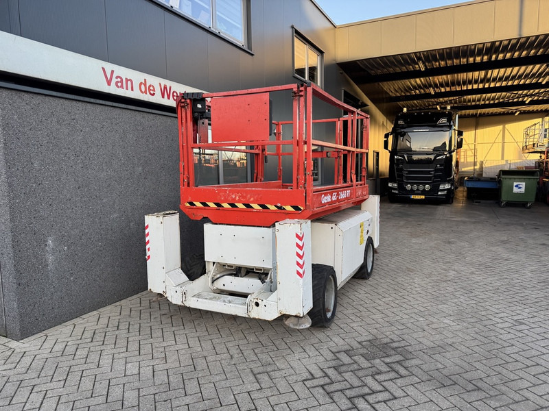 Genie GS 2668 RT Hoogwerker / Arbeitsbuhne 10mtr werkhoogte 4x4 kubota DIESEL 2010 - Plataforma de tijeras: foto 3 Genie GS 2668 RT Hoogwerker / Arbeitsbuhne 10mtr werkhoogte 4x4 kubota DIESEL 2010 - Plataforma de tijeras: foto 3