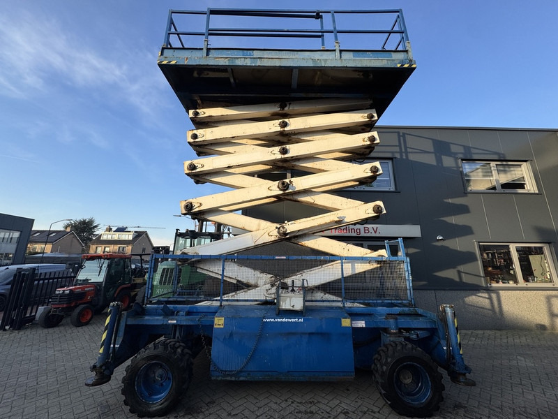 Holland lift Combistar B-195DL25 Schaarhoogwerker 22M Werkhoogte Hatz Diesel 4X4 2003 - Plataforma de tijeras: foto 4 Holland lift Combistar B-195DL25 Schaarhoogwerker 22M Werkhoogte Hatz Diesel 4X4 2003 - Plataforma de tijeras: foto 4