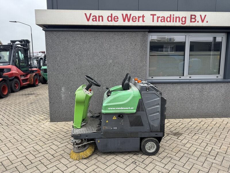 IPC 1450 Diesel Zit Veegmachine - Hoogkieper 2015 - Barredora vial: foto 1 IPC 1450 Diesel Zit Veegmachine - Hoogkieper 2015 - Barredora vial: foto 1