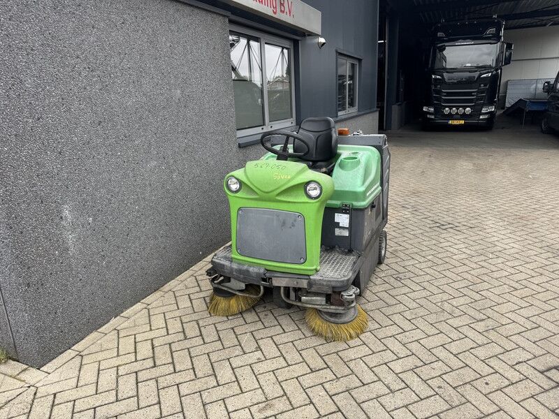 IPC 1450 Diesel Zit Veegmachine - Hoogkieper 2015 - Barredora vial: foto 2 IPC 1450 Diesel Zit Veegmachine - Hoogkieper 2015 - Barredora vial: foto 2