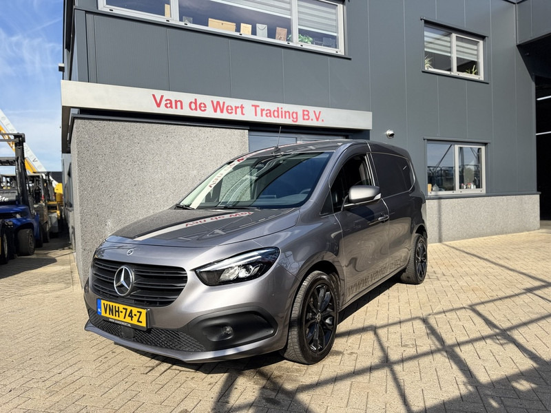 Mercedes-Benz Citan 110 CDI 95PK Diesel 2021 Airco / DAB + / Apple Carplay / Camera / LM Velgen / Cruise control / Navi Zeer Net! - Furgoneta: foto 1 Mercedes-Benz Citan 110 CDI 95PK Diesel 2021 Airco / DAB + / Apple Carplay / Camera / LM Velgen / Cruise control / Navi Zeer Net! - Furgoneta: foto 1
