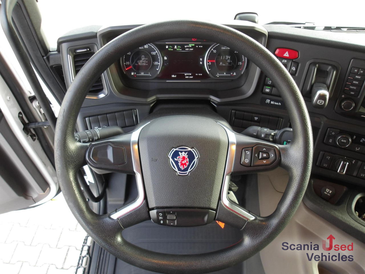 SCANIA P 320 B6x2*4LB / Full Air / Getränkefahrzeug - Transporte de bebidas camión: foto 3 SCANIA P 320 B6x2*4LB / Full Air / Getränkefahrzeug - Transporte de bebidas camión: foto 3