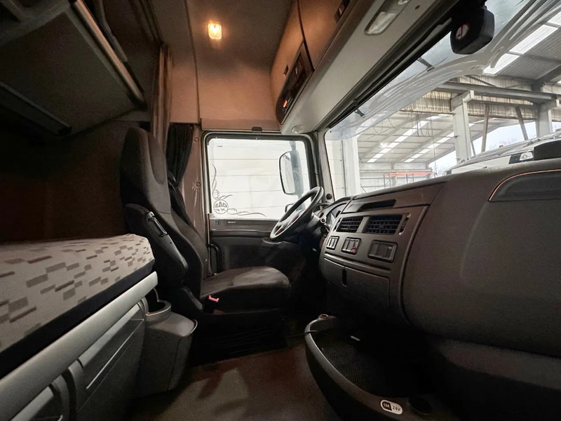 Cabeza tractora DAF XF 460 SPACECAB / STANDAIRCO / ADR: foto 14
