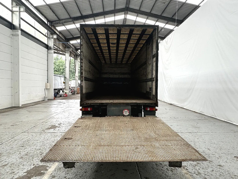 DAF LF 55.220 AE45 LAMMES/LAMMES - BLATT / BLATT - Camión caja cerrada: foto 4 DAF LF 55.220 AE45 LAMMES/LAMMES - BLATT / BLATT - Camión caja cerrada: foto 4