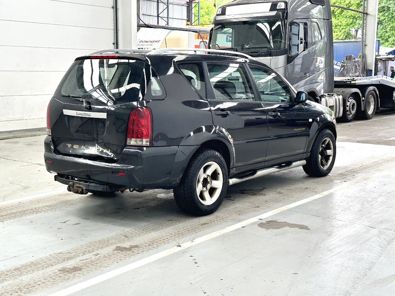 SsangYong Rexton AIRCO / LEATHER / MOTEUR MERCEDES - MERCEDES MOTOR - SUV/ Todoterreno: foto 5 SsangYong Rexton AIRCO / LEATHER / MOTEUR MERCEDES - MERCEDES MOTOR - SUV/ Todoterreno: foto 5