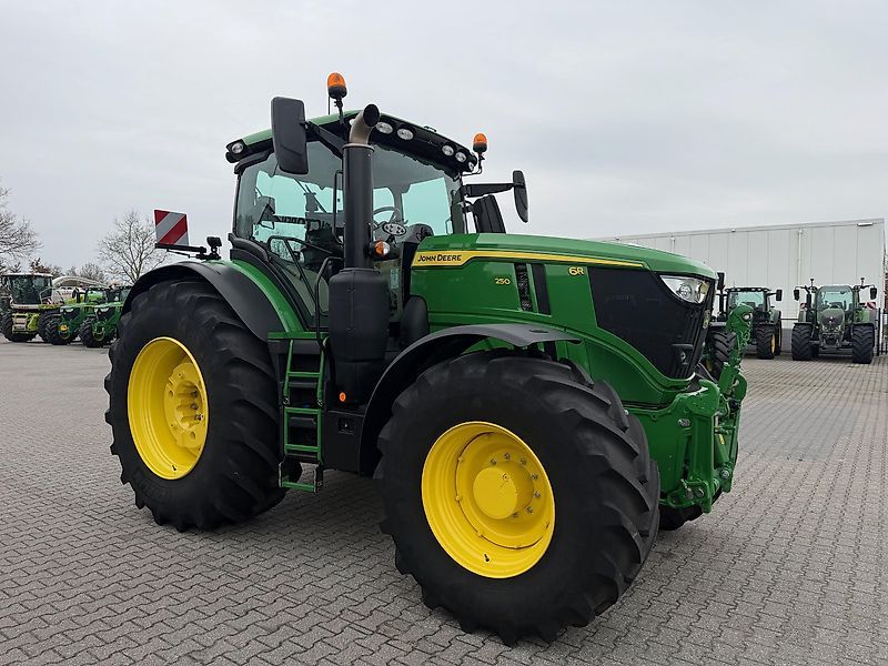 John Deere 6R250 AP 50KM COMMAND-PRO 2024 465 UUR DEMO!!! - Tractor: foto 2 John Deere 6R250 AP 50KM COMMAND-PRO 2024 465 UUR DEMO!!! - Tractor: foto 2