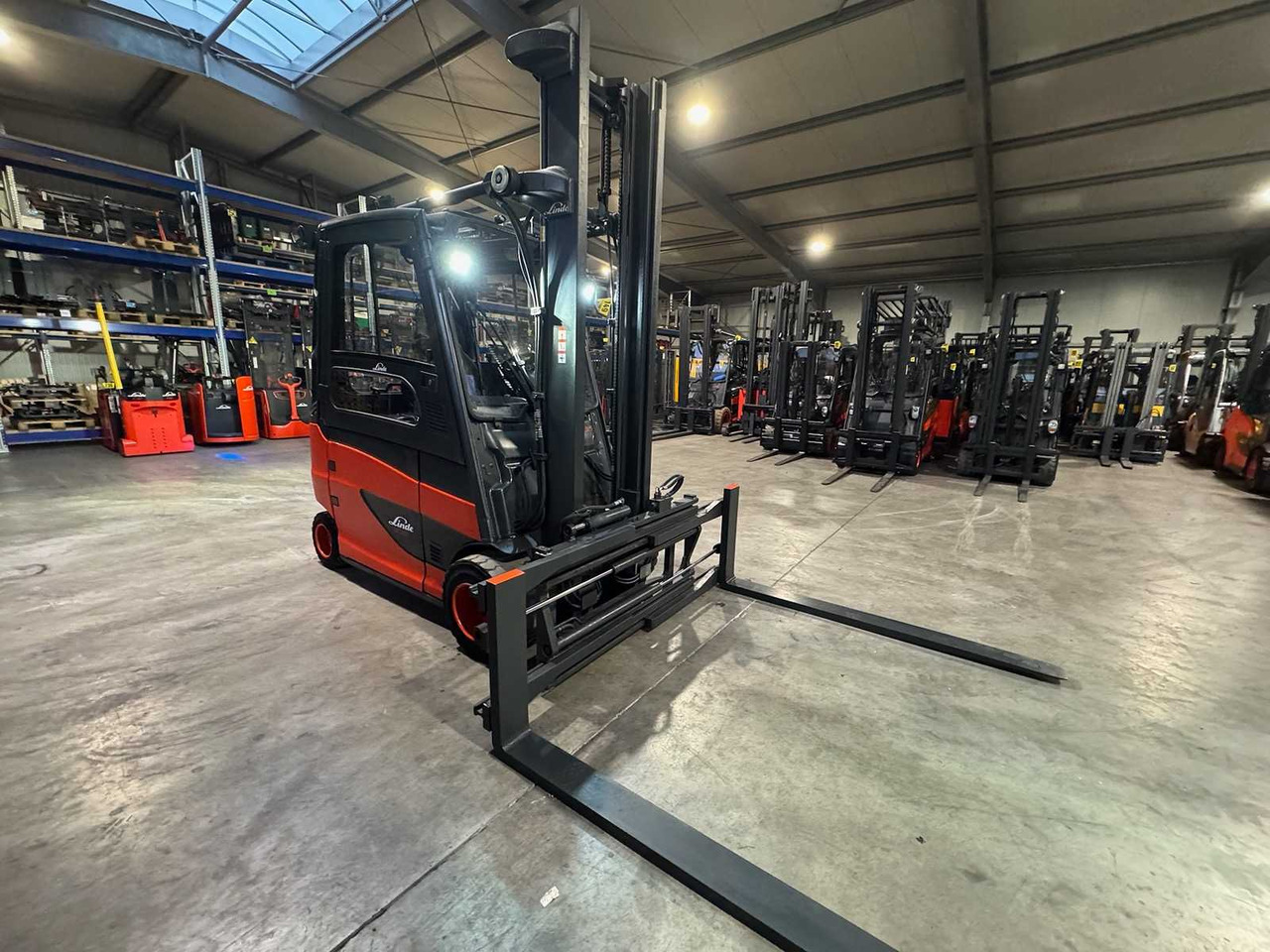 06/2023 SERVICE + UVV 11/2026 LINDE E35HL 3.500KG 3.+4. VALVE 180CM FORK ADJUSTER ELECTRIC FORKLIFT 8.839 HOURS - Carretilla elevadora: foto 1 06/2023 SERVICE + UVV 11/2026 LINDE E35HL 3.500KG 3.+4. VALVE 180CM FORK ADJUSTER ELECTRIC FORKLIFT 8.839 HOURS - Carretilla elevadora: foto 1