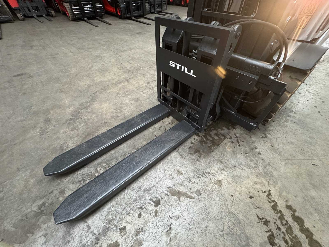 Carretilla elevadora 10/2025 SERVICE + UVV 11/2026 STILL RX60-50 5.000KG TRIPLEX 538CM 3.+4. VALVE ELECTRIC FORKLIFT 23.342 HOURS: foto 10 Carretilla elevadora 10/2025 SERVICE + UVV 11/2026 STILL RX60-50 5.000KG TRIPLEX 538CM 3.+4. VALVE ELECTRIC FORKLIFT 23.342 HOURS: foto 10