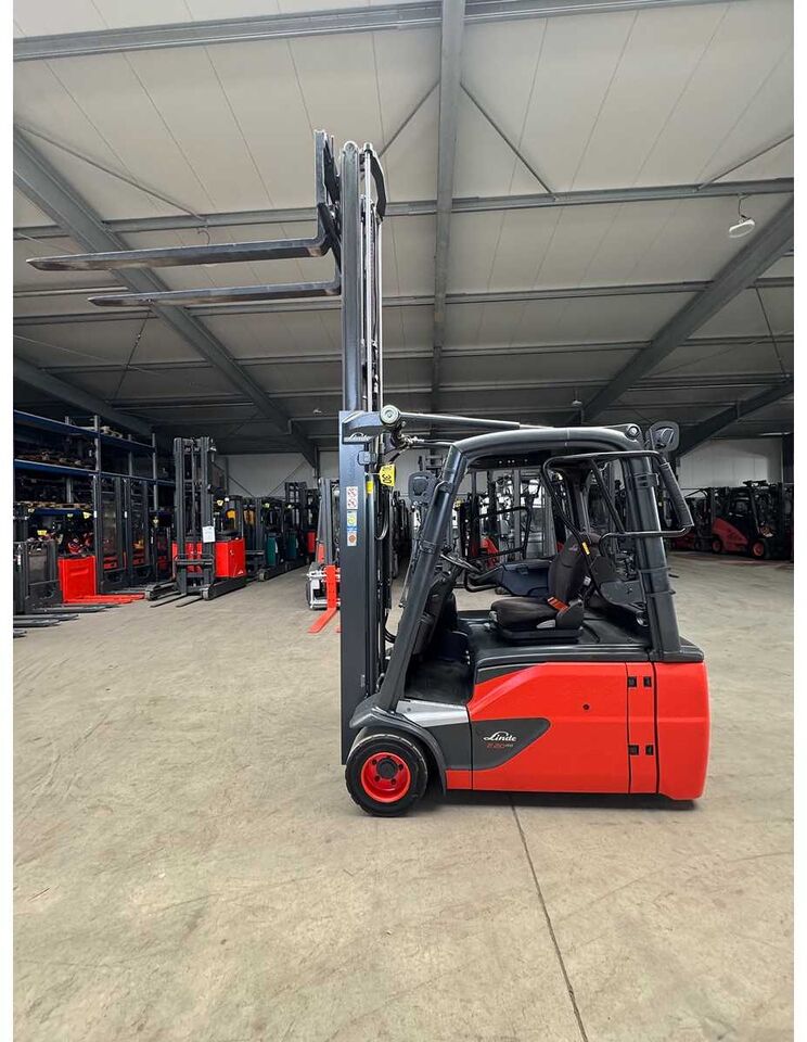 19/2022 SERVICE + UVV 03/2027 LINDE E20L EVO 2.000KG DUPLEX 314CM ELECTRIC FORKLIFT FORKLIFT 3.446 HOURS - Carretilla elevadora: foto 2 19/2022 SERVICE + UVV 03/2027 LINDE E20L EVO 2.000KG DUPLEX 314CM ELECTRIC FORKLIFT FORKLIFT 3.446 HOURS - Carretilla elevadora: foto 2