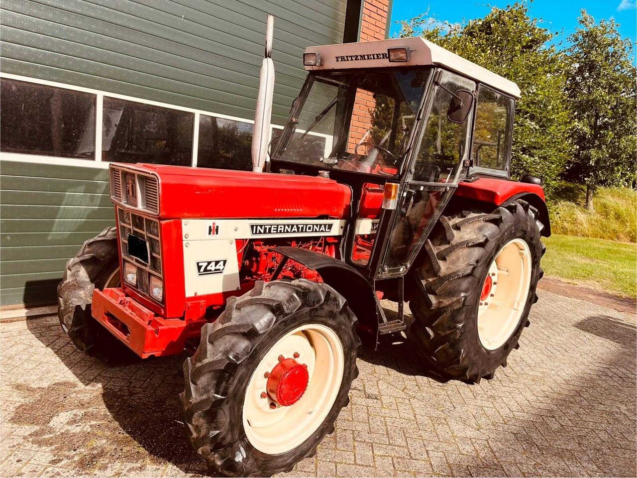 1975 INTERNATIONAL 744 ALLRAD ALL-WHEEL DRIVE FARM TRACTOR - Tractor: foto 1 1975 INTERNATIONAL 744 ALLRAD ALL-WHEEL DRIVE FARM TRACTOR - Tractor: foto 1
