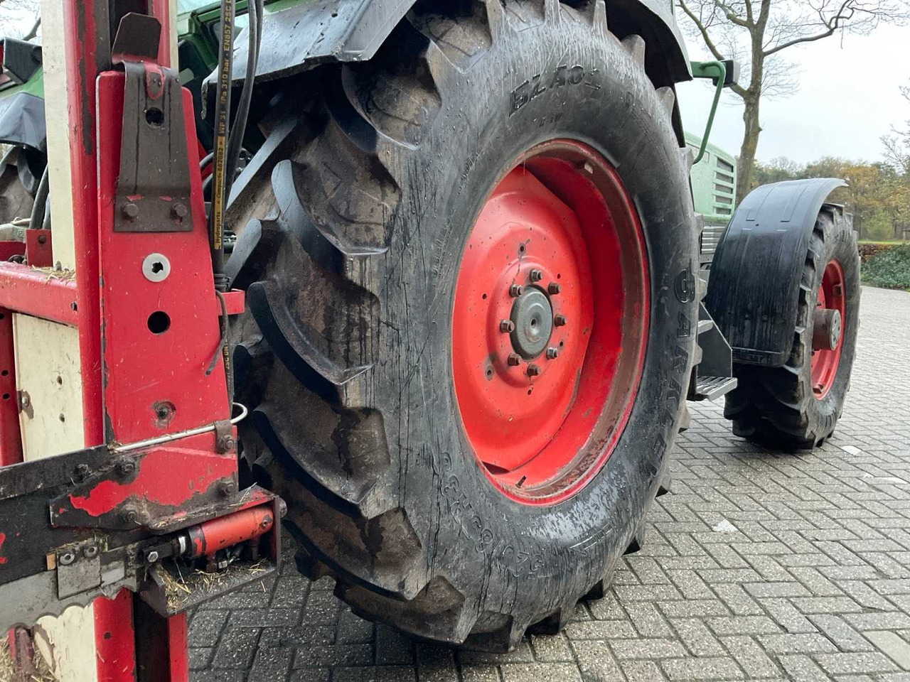 Tractor 1994 FENDT FARMER 312 TURBOMATIK ALL-WHEEL DRIVE FARM TRACTOR: foto 22 Tractor 1994 FENDT FARMER 312 TURBOMATIK ALL-WHEEL DRIVE FARM TRACTOR: foto 22