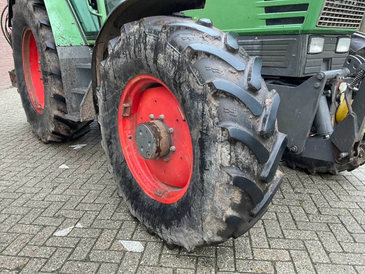 Tractor 1994 FENDT FARMER 312 TURBOMATIK ALL-WHEEL DRIVE FARM TRACTOR: foto 19 Tractor 1994 FENDT FARMER 312 TURBOMATIK ALL-WHEEL DRIVE FARM TRACTOR: foto 19