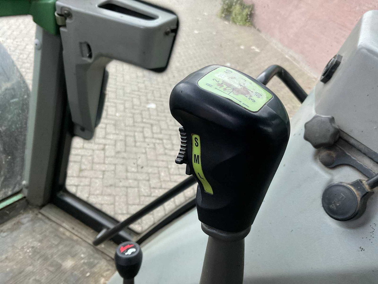 Tractor 1994 FENDT FARMER 312 TURBOMATIK ALL-WHEEL DRIVE FARM TRACTOR: foto 38 Tractor 1994 FENDT FARMER 312 TURBOMATIK ALL-WHEEL DRIVE FARM TRACTOR: foto 38