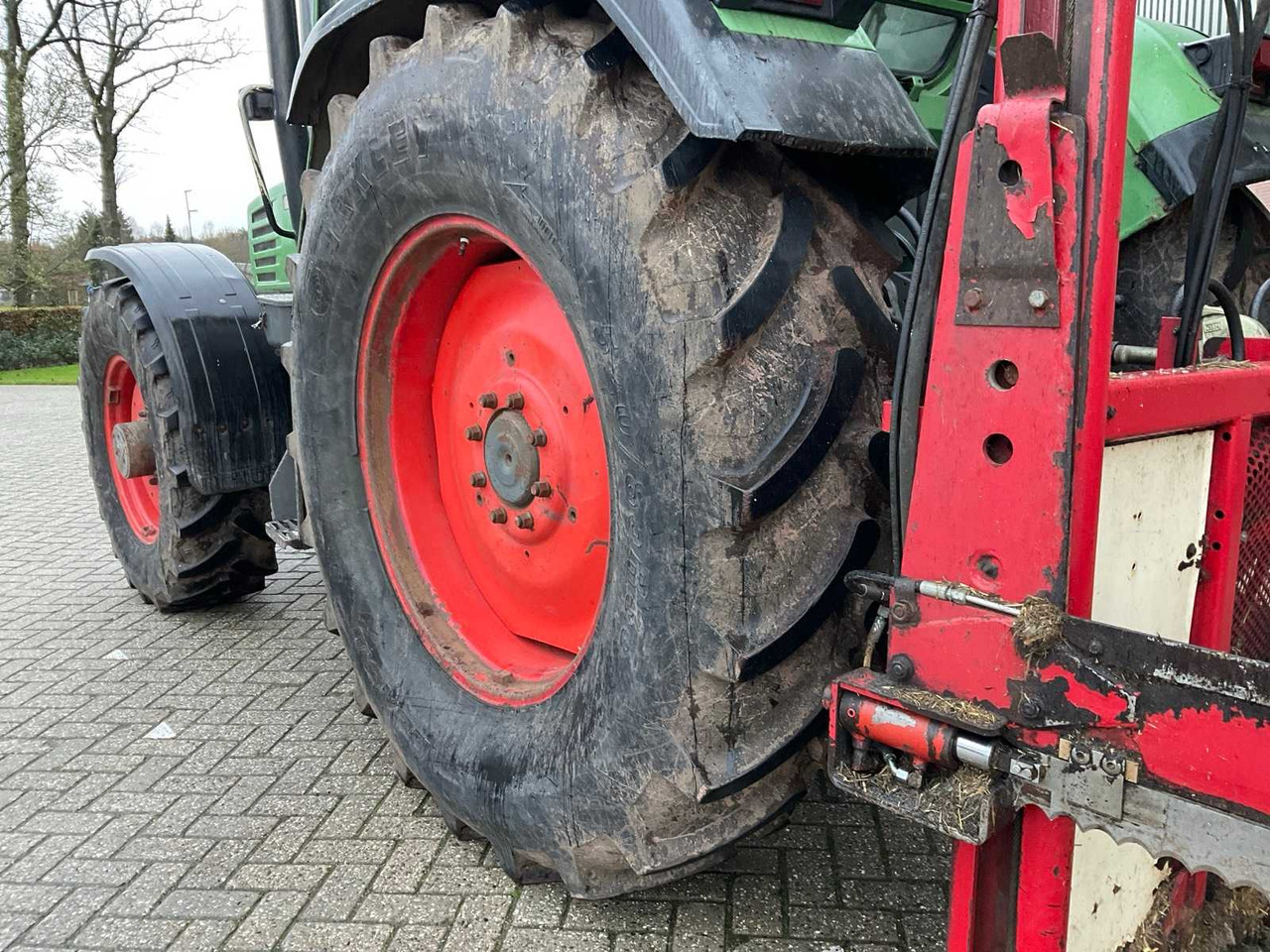Tractor 1994 FENDT FARMER 312 TURBOMATIK ALL-WHEEL DRIVE FARM TRACTOR: foto 29 Tractor 1994 FENDT FARMER 312 TURBOMATIK ALL-WHEEL DRIVE FARM TRACTOR: foto 29