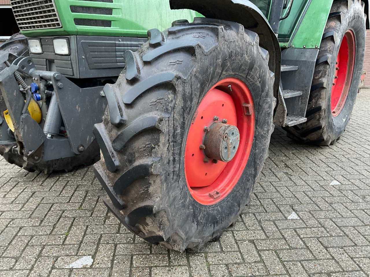 Tractor 1994 FENDT FARMER 312 TURBOMATIK ALL-WHEEL DRIVE FARM TRACTOR: foto 10 Tractor 1994 FENDT FARMER 312 TURBOMATIK ALL-WHEEL DRIVE FARM TRACTOR: foto 10