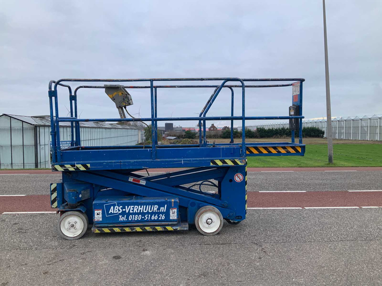 1999 UPRIGHT SL20 AERIAL PLATFORM - Plataforma elevadora: foto 1 1999 UPRIGHT SL20 AERIAL PLATFORM - Plataforma elevadora: foto 1