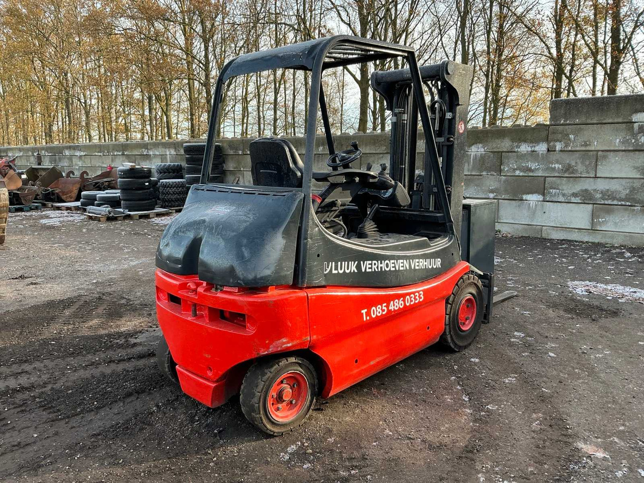 2001 LINDE E25-02 FORKLIFT - Carretilla elevadora: foto 5 2001 LINDE E25-02 FORKLIFT - Carretilla elevadora: foto 5