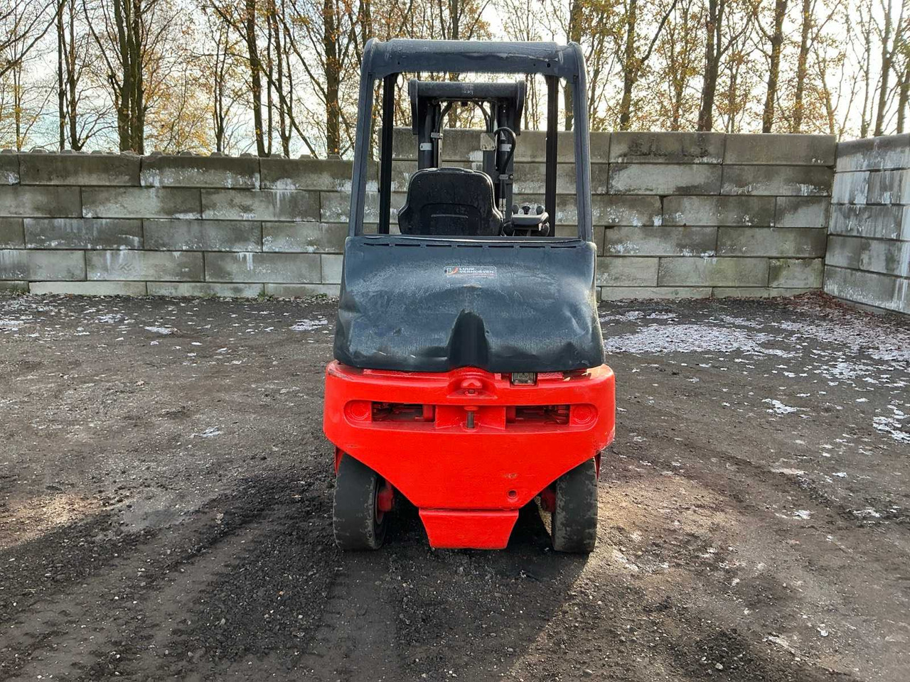 2001 LINDE E25-02 FORKLIFT - Carretilla elevadora: foto 4 2001 LINDE E25-02 FORKLIFT - Carretilla elevadora: foto 4