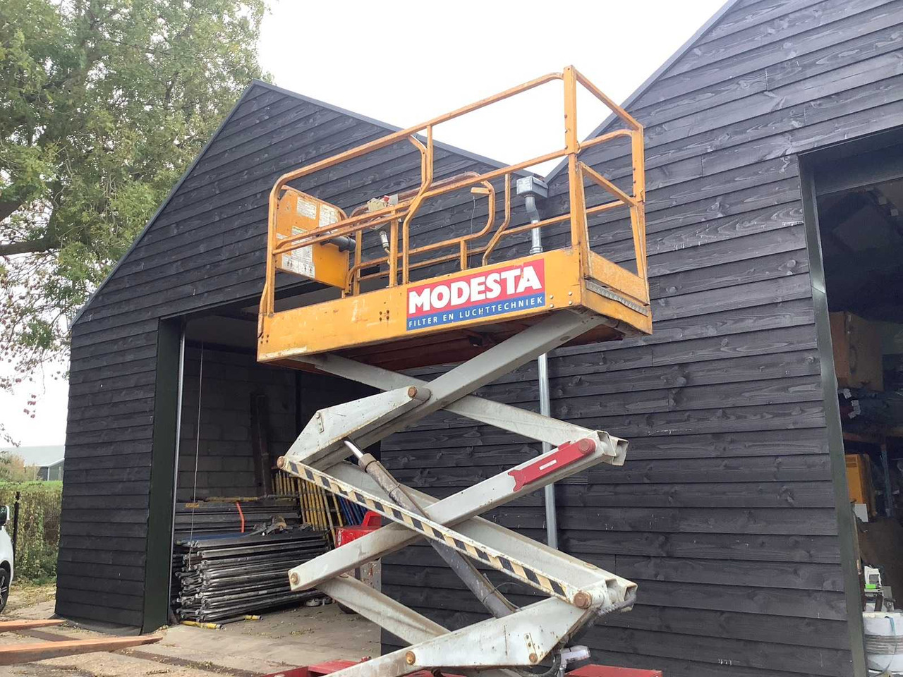 2005 MEC 2034N AERIAL PLATFORM - Plataforma elevadora: foto 2 2005 MEC 2034N AERIAL PLATFORM - Plataforma elevadora: foto 2