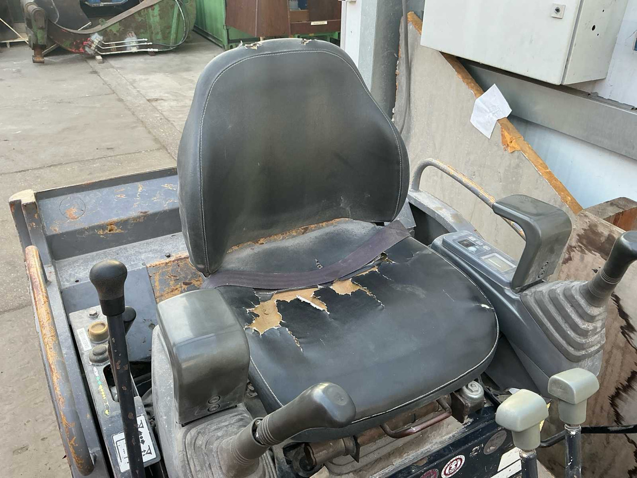 Excavadora 2006 HITACHI ZX18 CRAWLER EXCAVATOR: foto 32