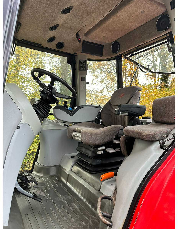 2006 MASSEY FERGUSON 6480 DYNA 6 FOUR WHEEL DRIVE FARM TRACTOR - Tractor: foto 5 2006 MASSEY FERGUSON 6480 DYNA 6 FOUR WHEEL DRIVE FARM TRACTOR - Tractor: foto 5