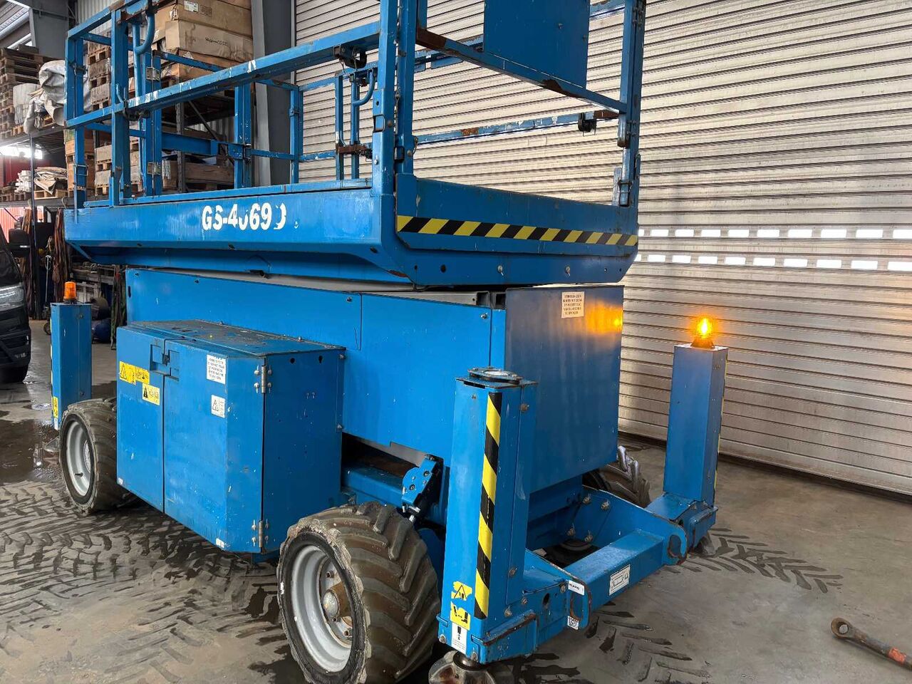 2014 GENIE GS 4069 DC SCISSOR LIFT LIFT BATTERY 2023 - Plataforma elevadora: foto 2 2014 GENIE GS 4069 DC SCISSOR LIFT LIFT BATTERY 2023 - Plataforma elevadora: foto 2