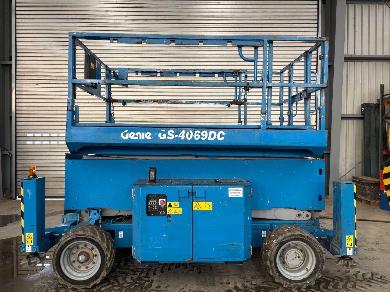 2014 GENIE GS 4069 DC SCISSOR LIFT LIFT BATTERY 2023 - Plataforma elevadora: foto 1 2014 GENIE GS 4069 DC SCISSOR LIFT LIFT BATTERY 2023 - Plataforma elevadora: foto 1