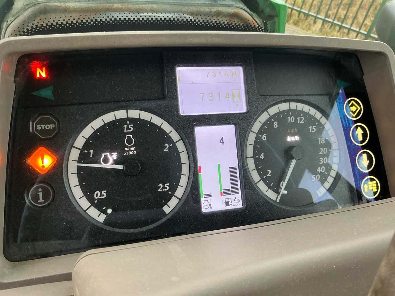 Tractor 2016 JOHN DEERE 6135M FOUR WHEEL DRIVE FARM TRACTOR: foto 18