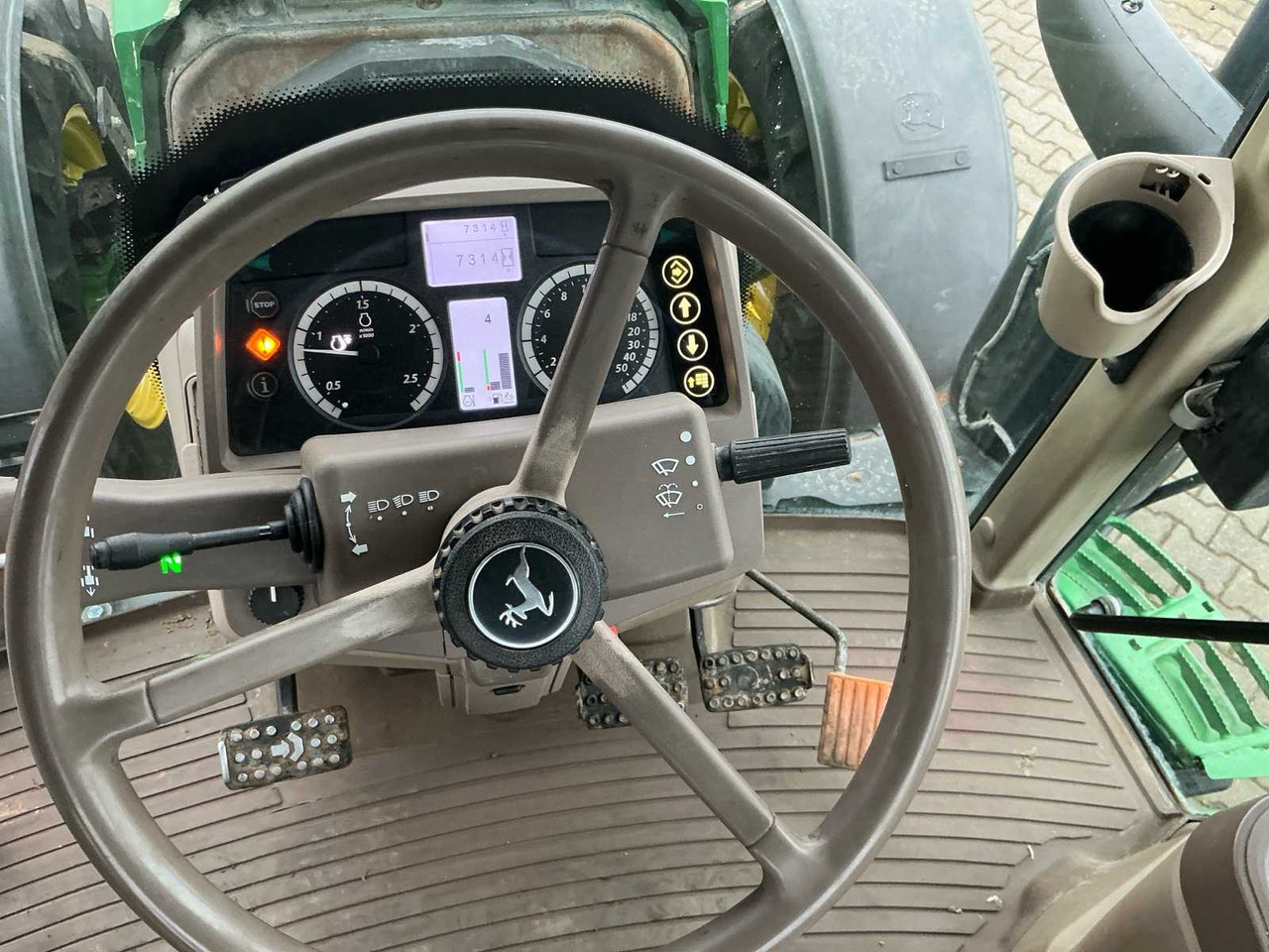 Tractor 2016 JOHN DEERE 6135M FOUR WHEEL DRIVE FARM TRACTOR: foto 17